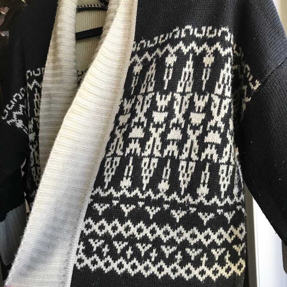 🌨 John Paul Richard Black and Gray Cardigan - Picture 4 of 8